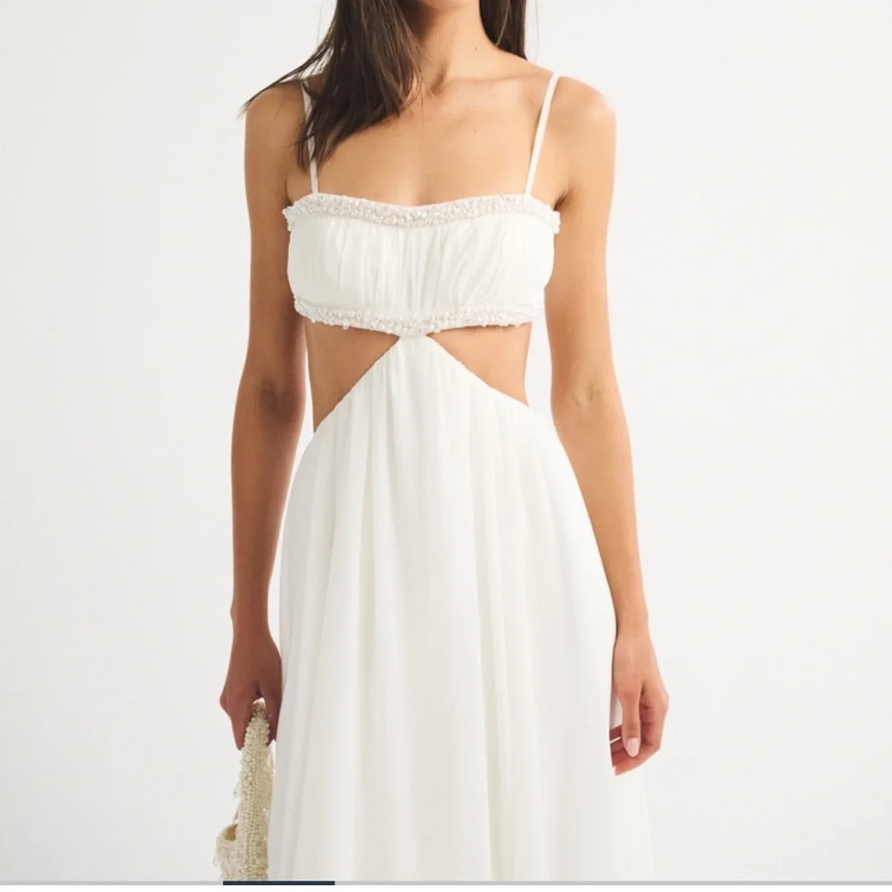 Abercrombie & Fitch flowing white